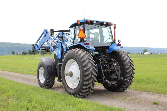 Image of New Holland TM175 equipment image 3
