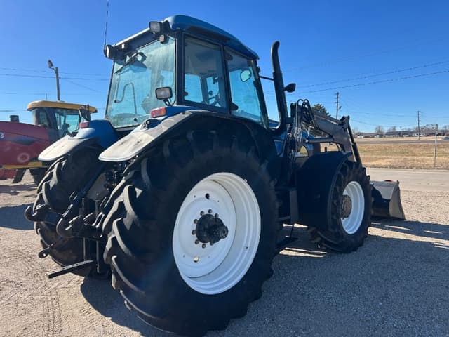 Image of New Holland TM175 equipment image 3