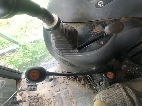 Image of New Holland TN70D equipment image 4