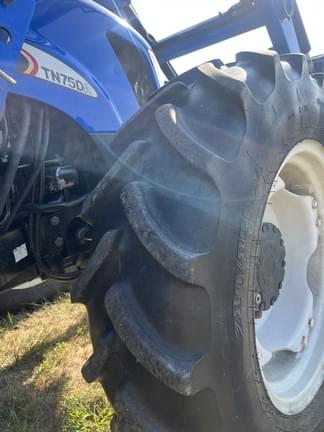 Image of New Holland TN75SA equipment image 3
