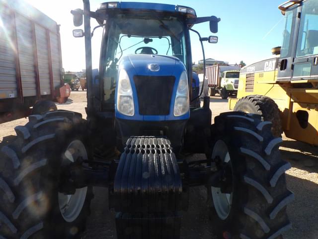 Image of New Holland TS135A equipment image 2