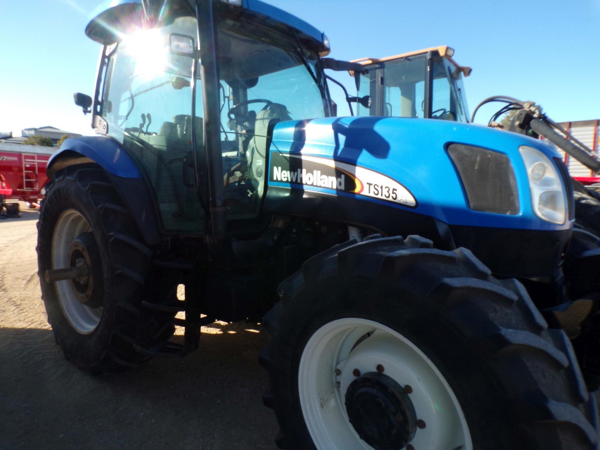 2005 New Holland TS135A Equipment Image0