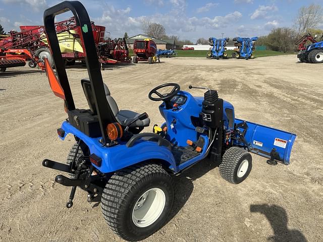 Image of New Holland TZ18DA equipment image 4
