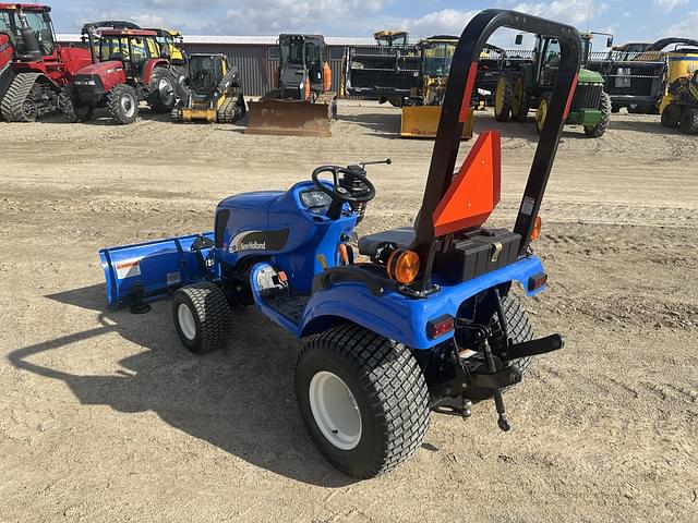Image of New Holland TZ18DA equipment image 2