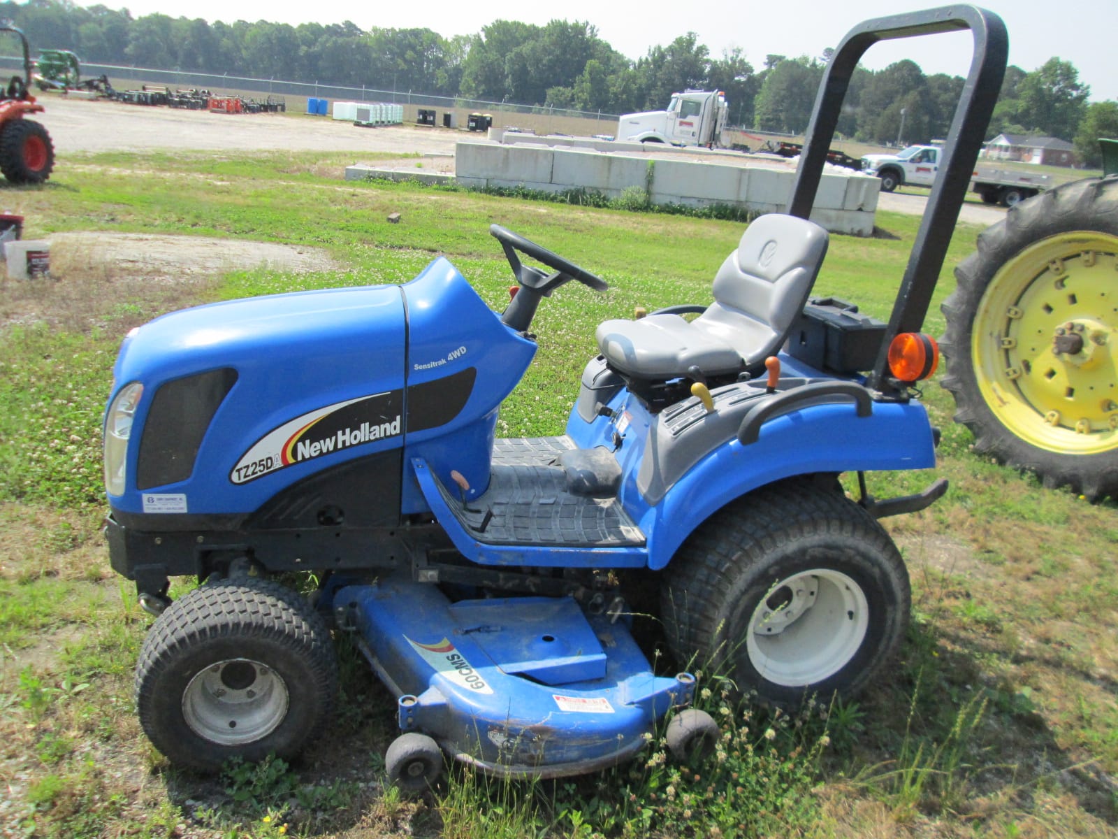 Main image New Holland TZ25DA