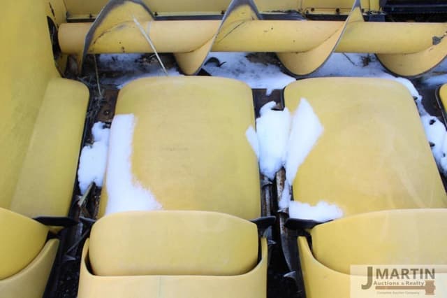 Image of New Holland 98C equipment image 4