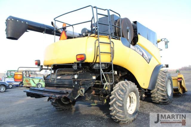 Image of New Holland CR920 equipment image 2