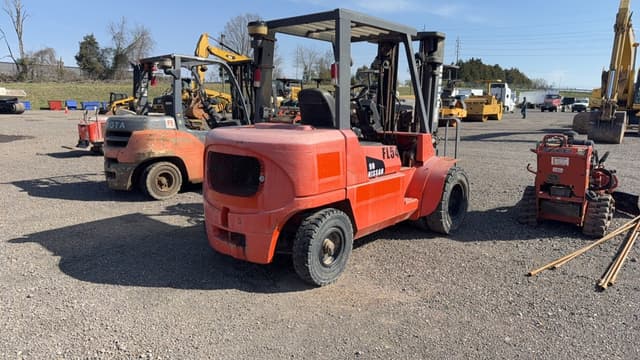 Image of Nissan 90 equipment image 4