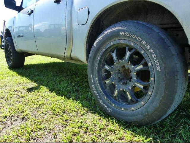 Image of Nissan Titan equipment image 4