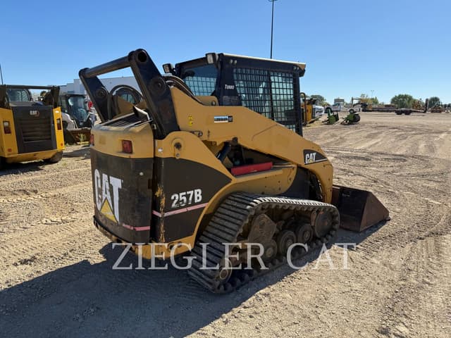 Image of Caterpillar 257B equipment image 2