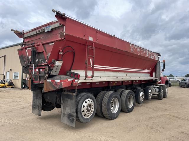 Image of International Paystar 5500 equipment image 2