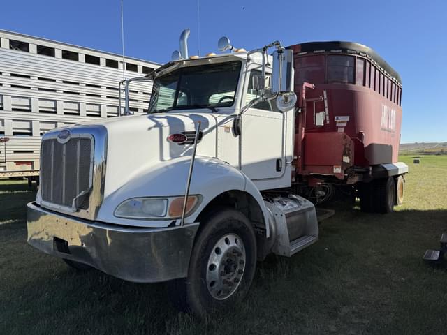 Image of Peterbilt 335 equipment image 1