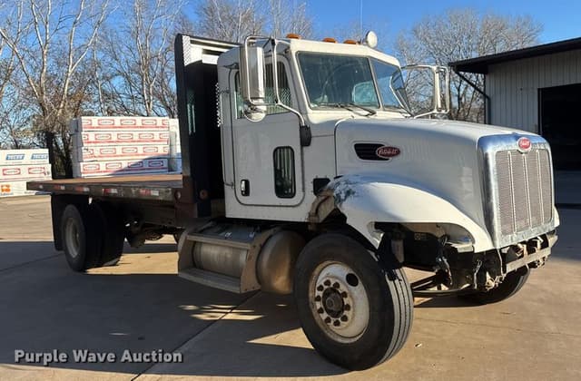 Image of Peterbilt 335 equipment image 2