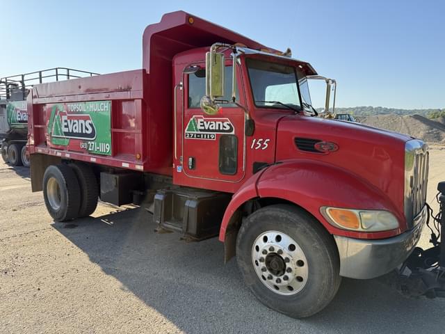 Image of Peterbilt 335 equipment image 4