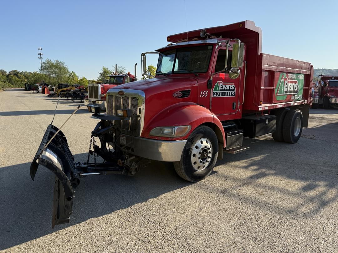 Image of Peterbilt 335 Primary image