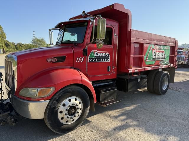 Image of Peterbilt 335 equipment image 1