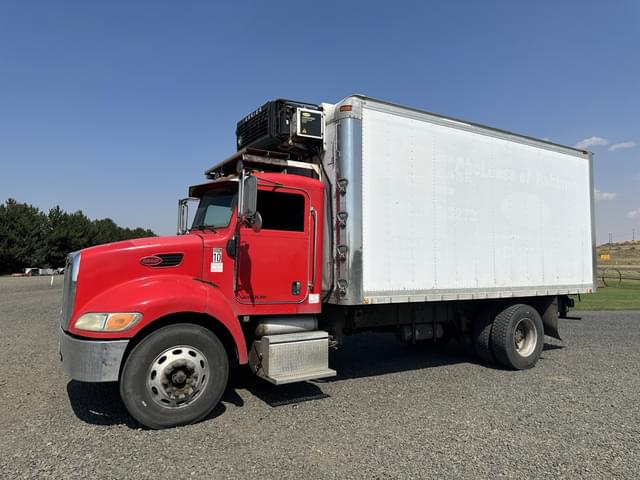 Image of Peterbilt 335 equipment image 3