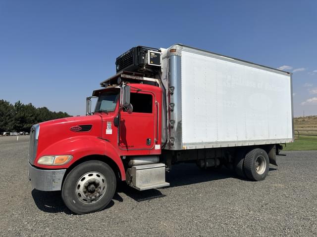 Image of Peterbilt 335 equipment image 4