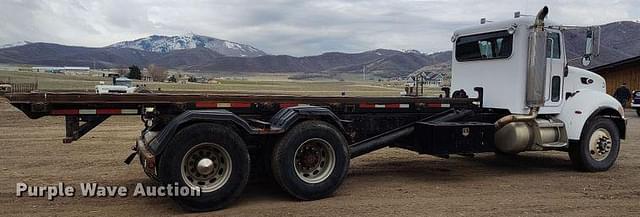 Image of Peterbilt 335 equipment image 3