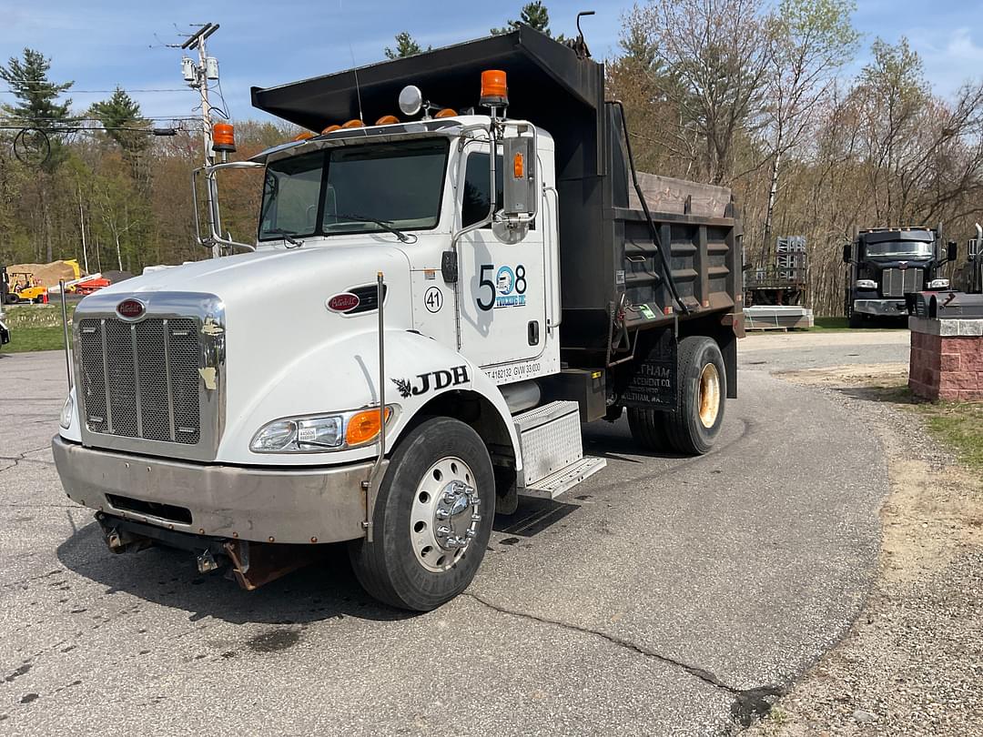 Image of Peterbilt 335 Primary image