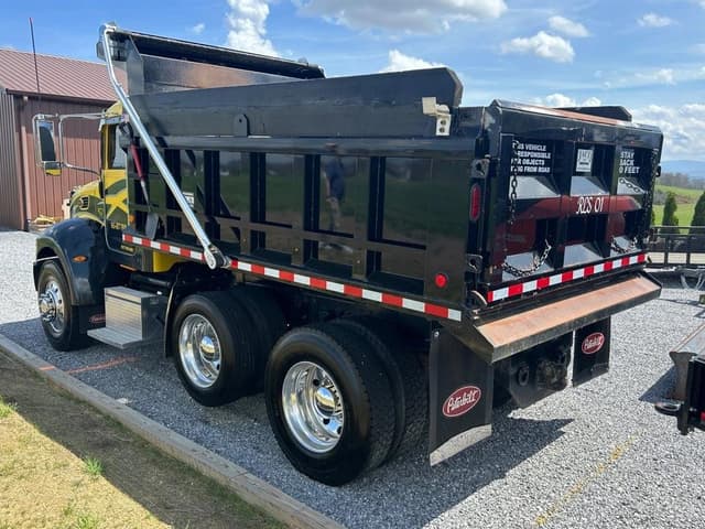 Image of Peterbilt 335 equipment image 2