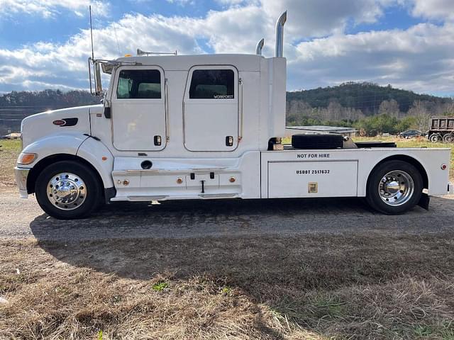 Image of Peterbilt 335 equipment image 1