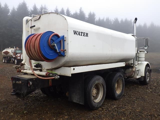 Image of Peterbilt 357 equipment image 4