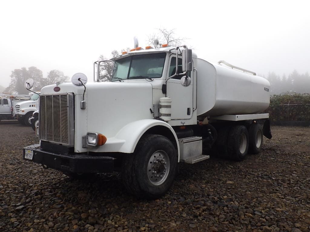 2005 Peterbilt 357 Equipment Image0