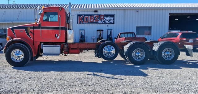 Image of Peterbilt 357 equipment image 1