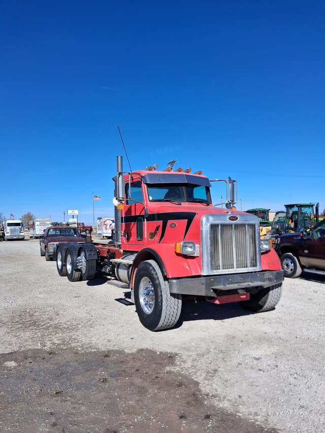 Image of Peterbilt 357 equipment image 4