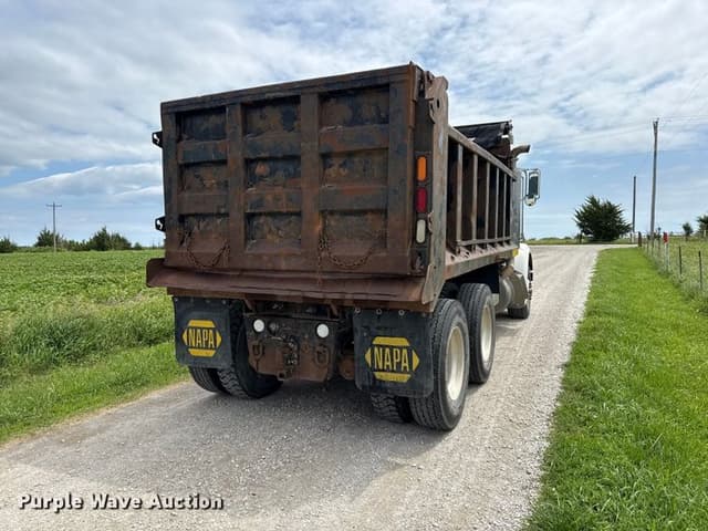 Image of Peterbilt 357 equipment image 4