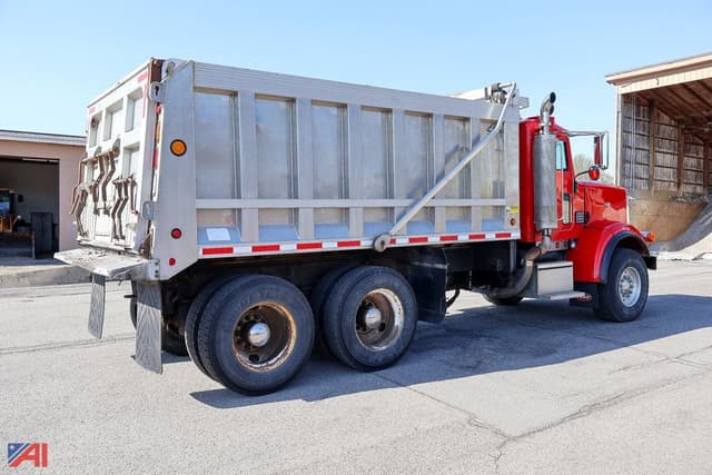 Image of Peterbilt 357 equipment image 4