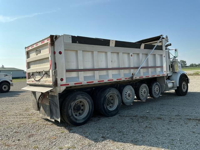 Image of Peterbilt 357 equipment image 4