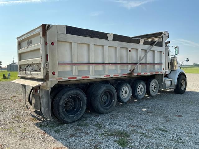 Image of Peterbilt 357 equipment image 4