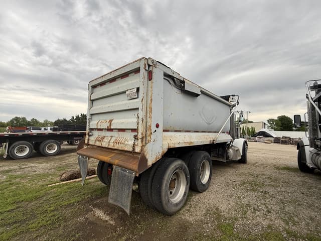 Image of Peterbilt 378 equipment image 4