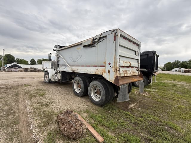 Image of Peterbilt 378 equipment image 2