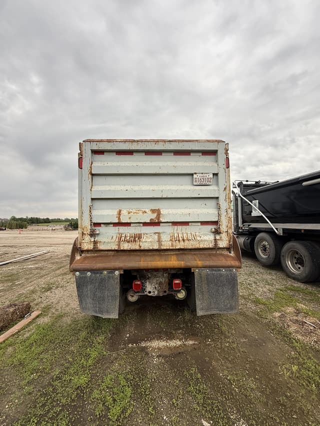 Image of Peterbilt 378 equipment image 3