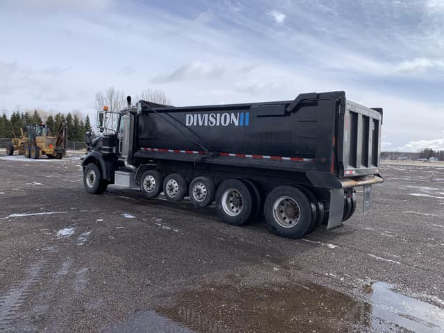 Image of Peterbilt 378 equipment image 2