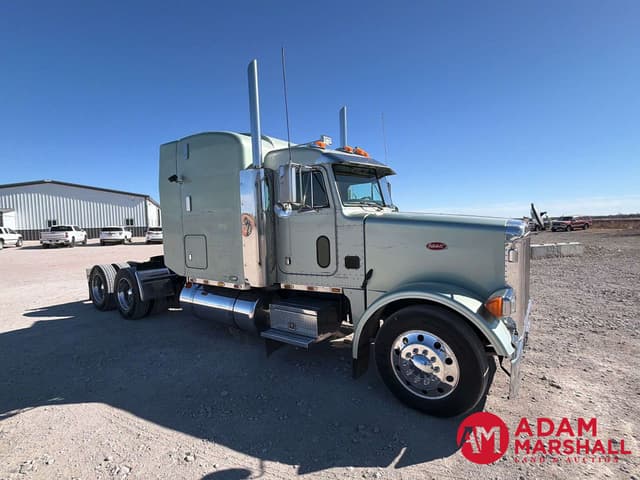 Image of Peterbilt 378 equipment image 1