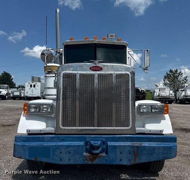 Image of Peterbilt 378 equipment image 1