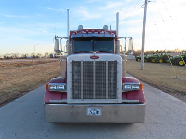 Image of Peterbilt 379 equipment image 2