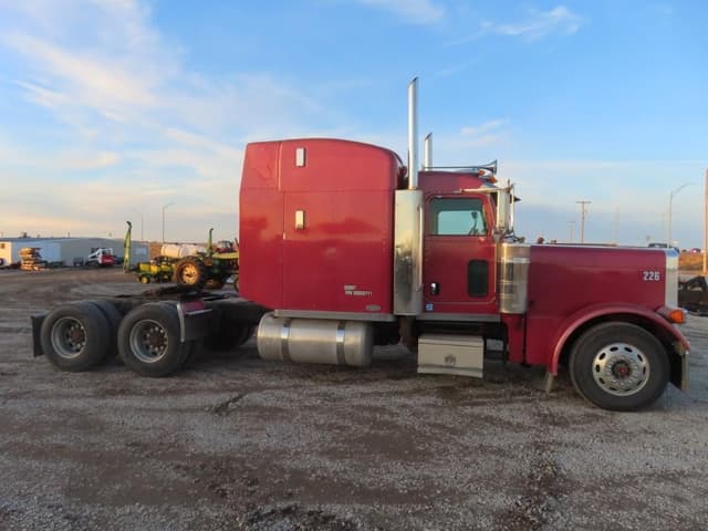Image of Peterbilt 379 equipment image 4