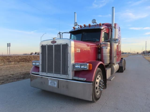 Image of Peterbilt 379 equipment image 1