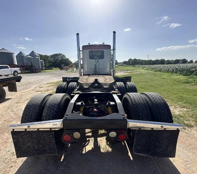 Image of Peterbilt 379 equipment image 3