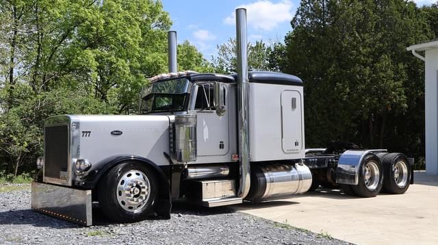 Image of Peterbilt 379 equipment image 1
