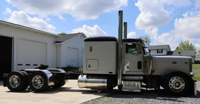Image of Peterbilt 379 equipment image 3