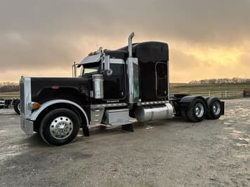 Main image Peterbilt 379