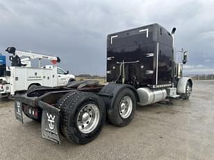 Main image Peterbilt 379 8