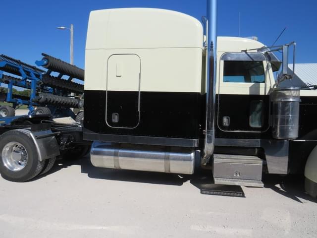 Image of Peterbilt 379 equipment image 3