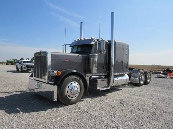 Main image Peterbilt 379